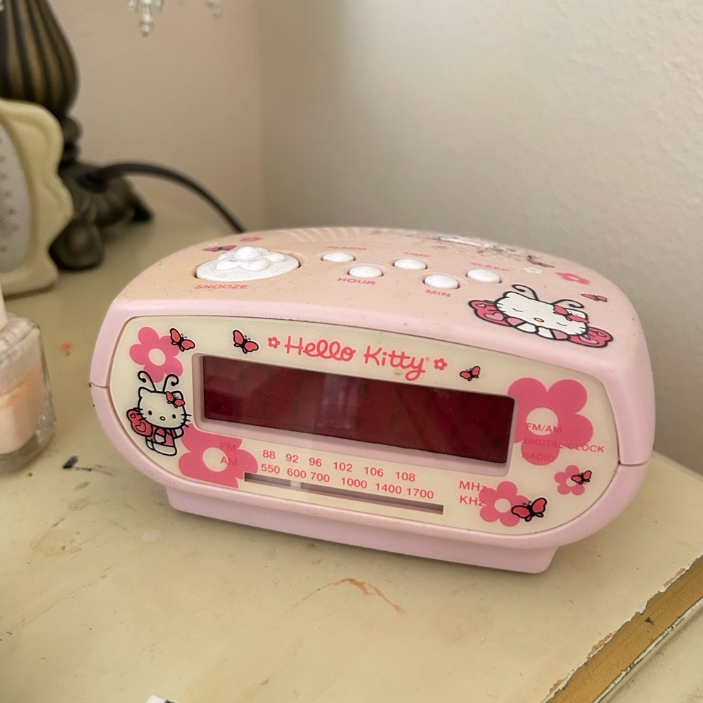 Rare Hello Kitty Pink Alarm Clock vintage flowers and butterfly